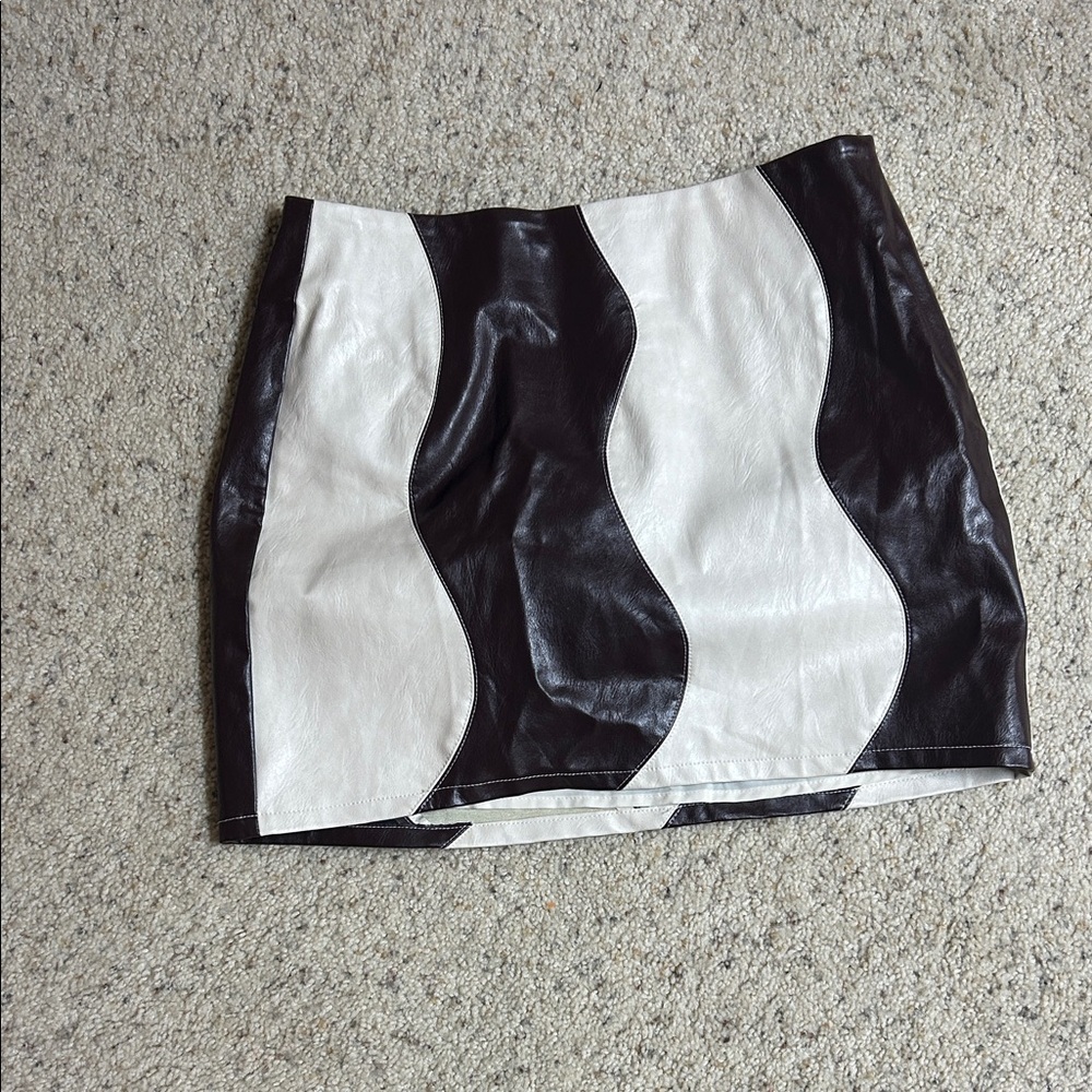 Le Lis Cream and Brown Leather Skirt